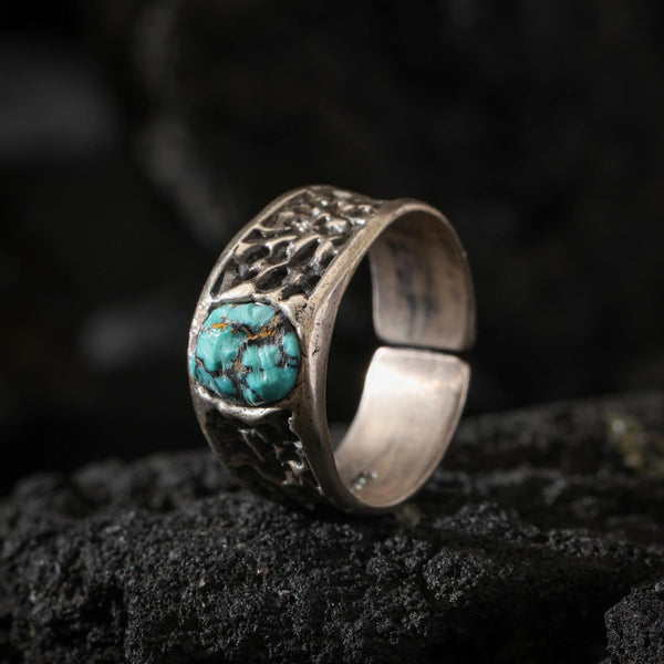 How to Wear Turquoise
