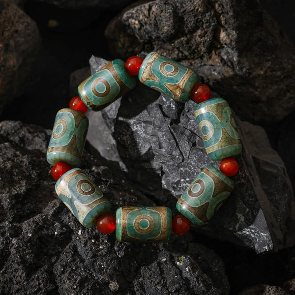 Agate: The Stone That Has Been Carried Across Every Civilization That Has Ever Existed