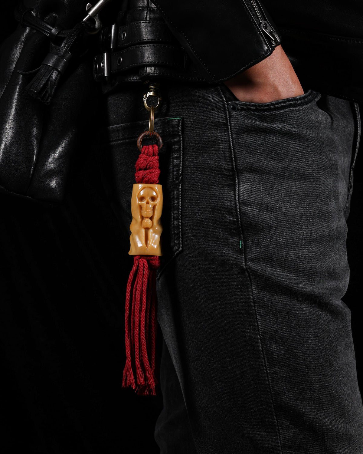 Charm para bolso talismán con calavera de hueso de yak
