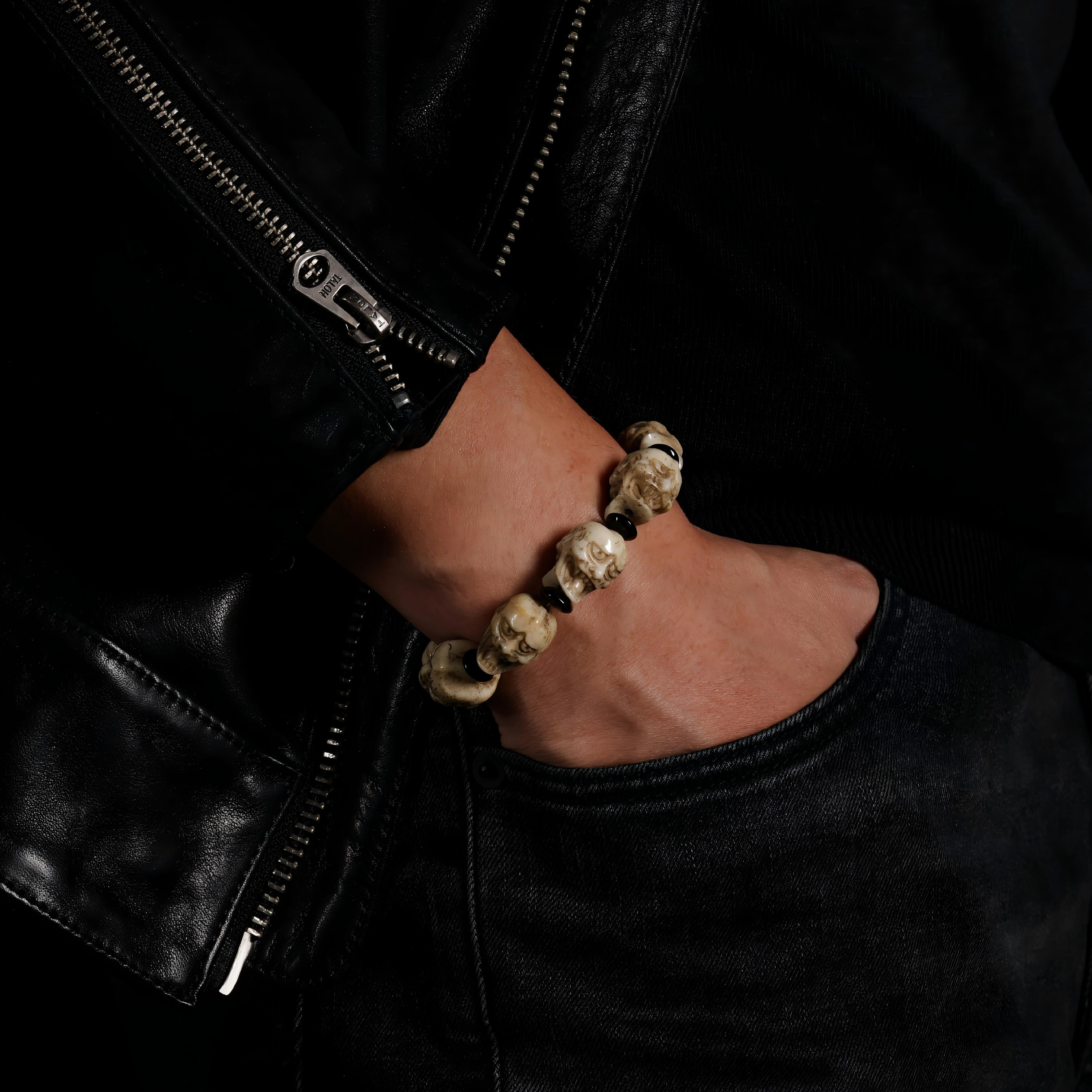 Bracelet amulette crâne double face en os-3