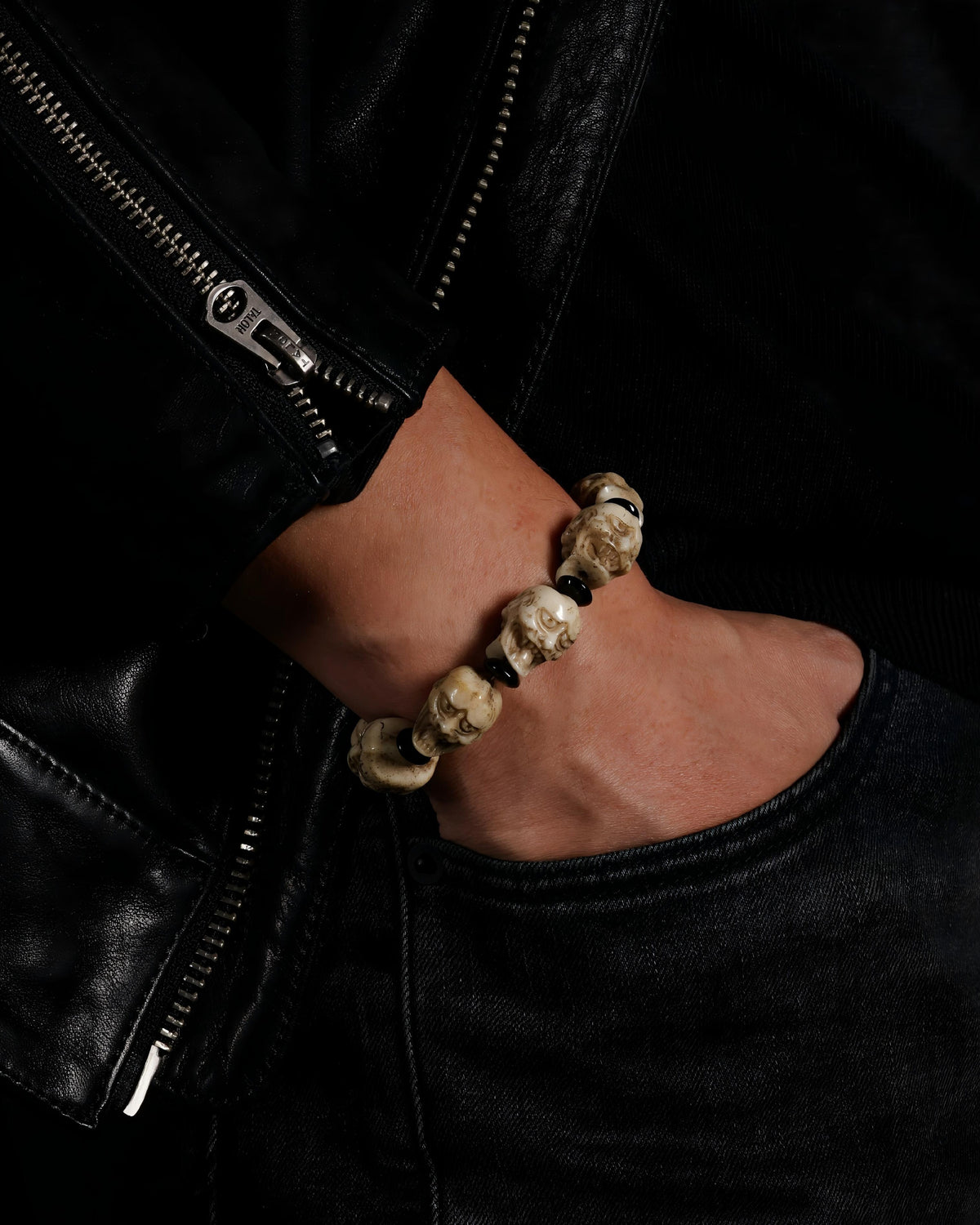 Bone Double-Sided Skull Bracelet-3
