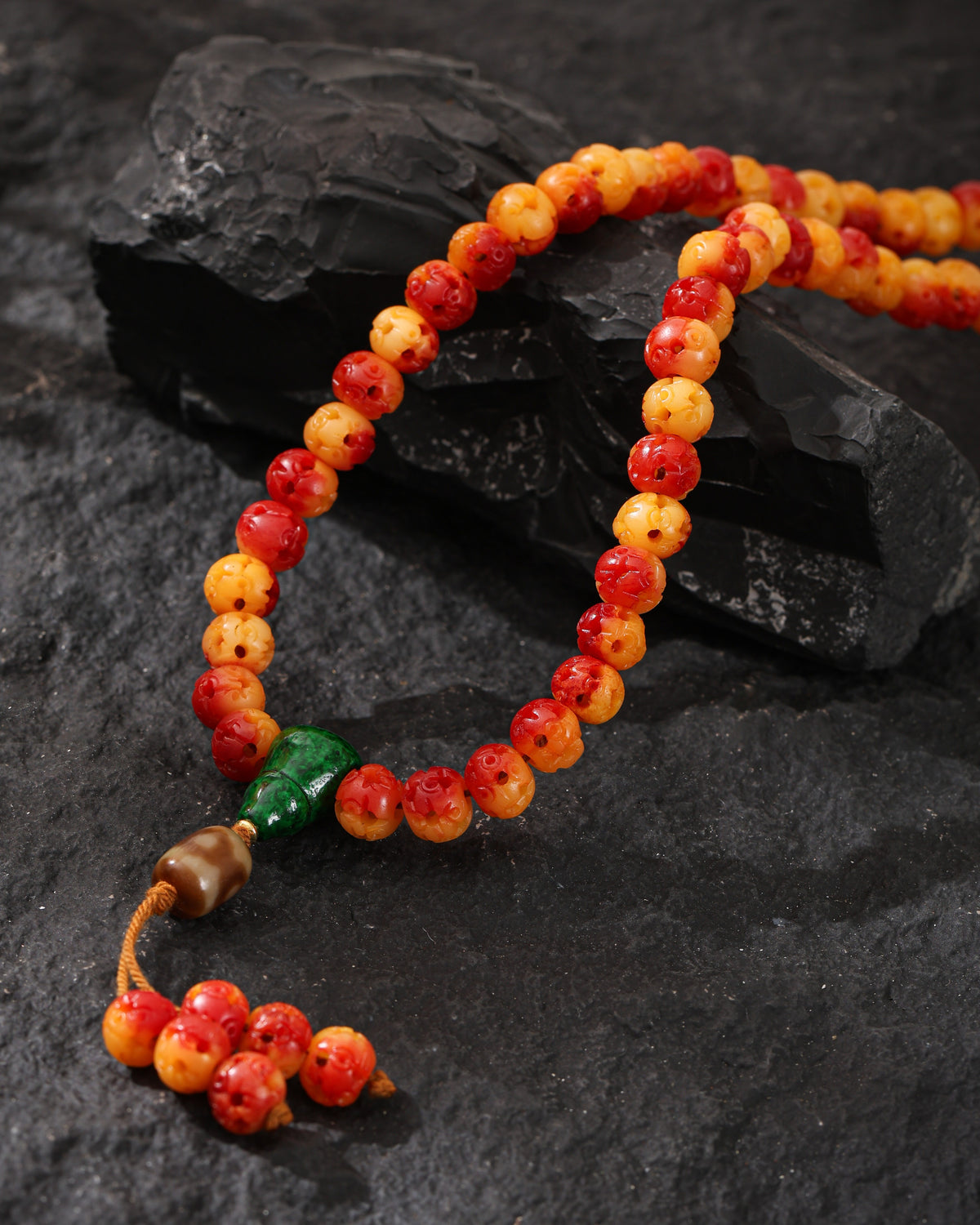 Collar mala de 108 lóbulos con hueso hueco