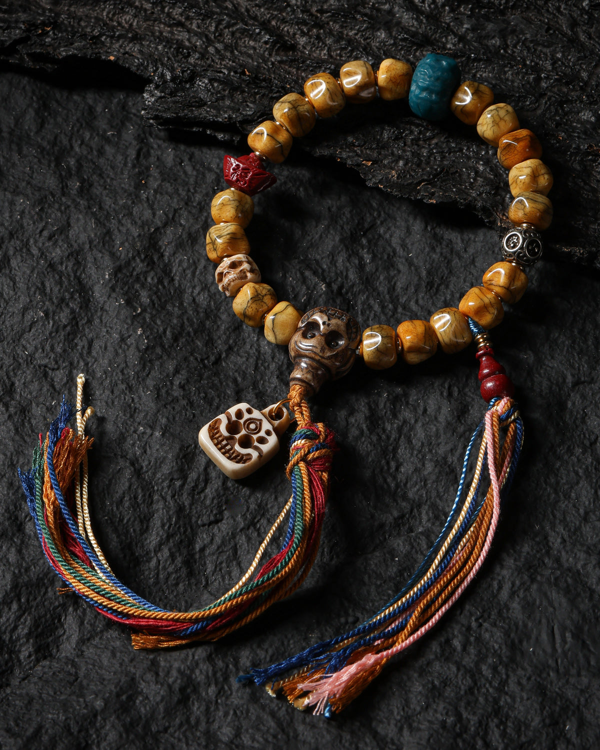 Armband aus Yakknochen