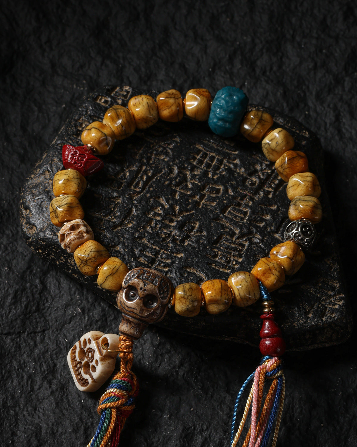 Armband aus Yakknochen