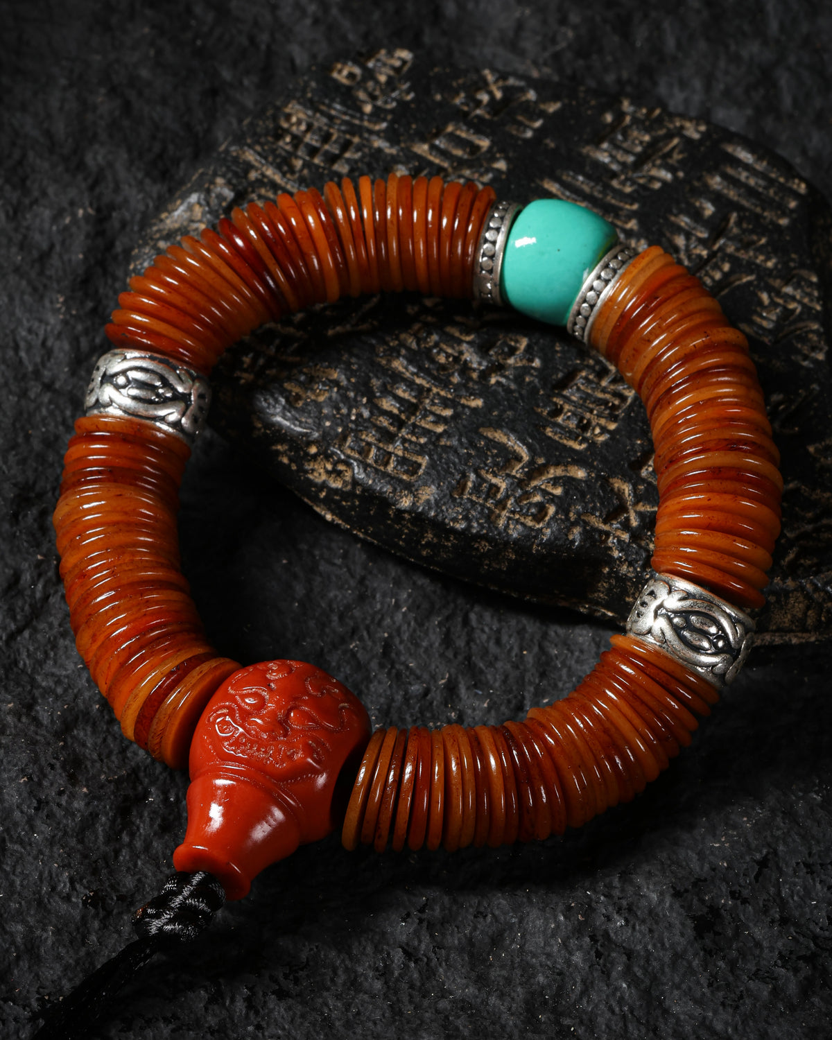 Armband aus Yakknochen, 108 Scheibenperlen