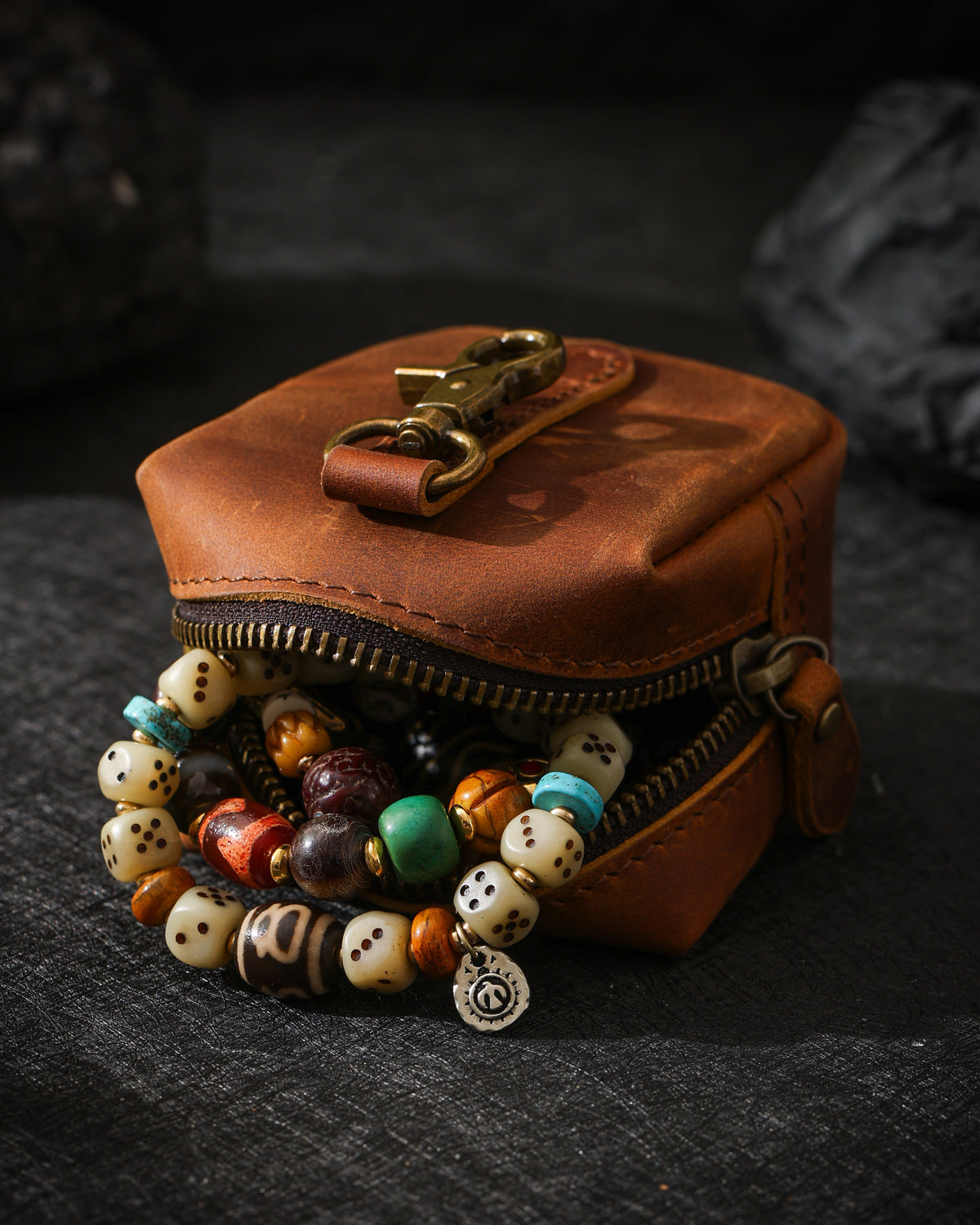 Bolsa para joyas de piel de vaca engrasada-9
