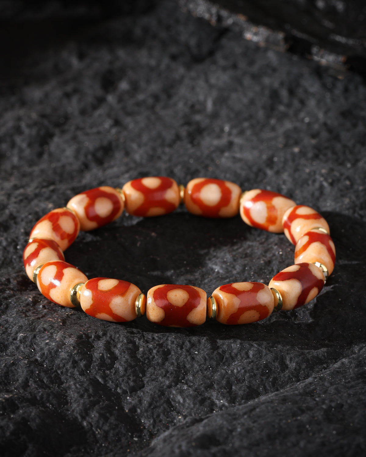 One-Eye Dzi Mala Bracelet