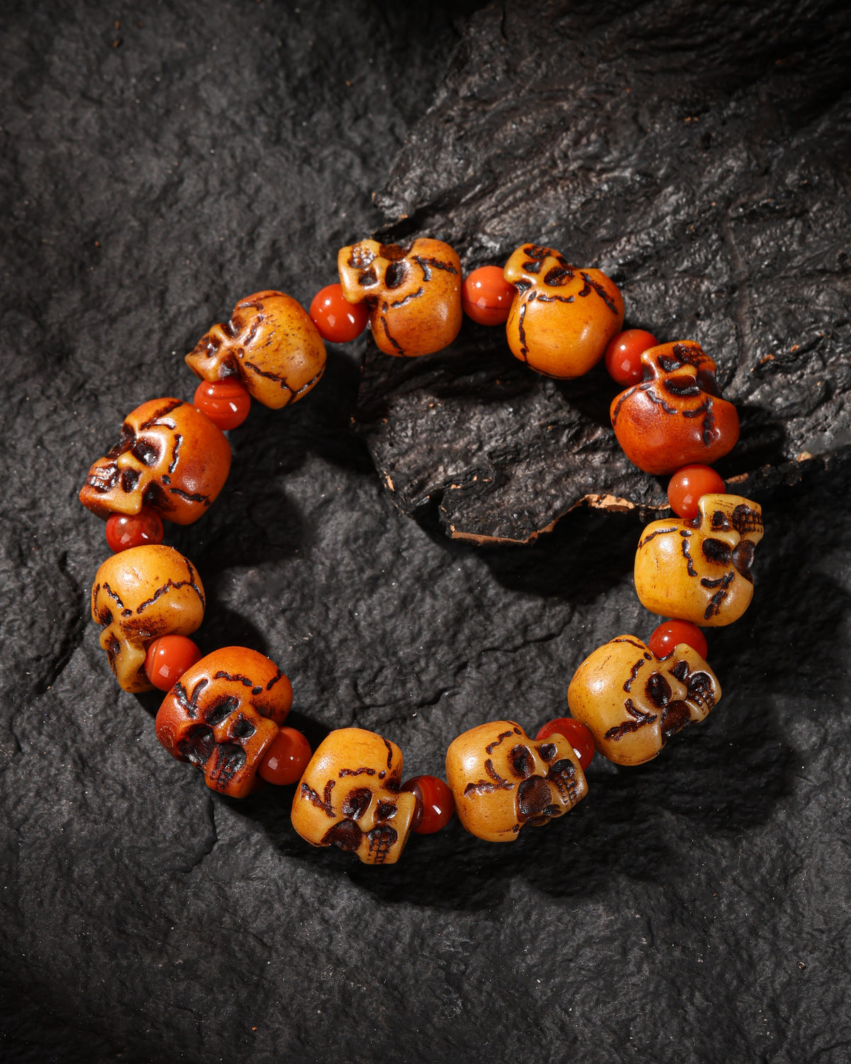 Bracciale con teschio in osso di yak