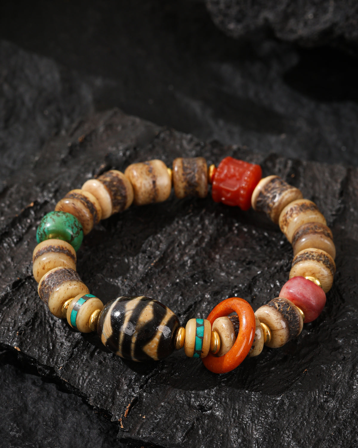 Armband aus Yakknochen