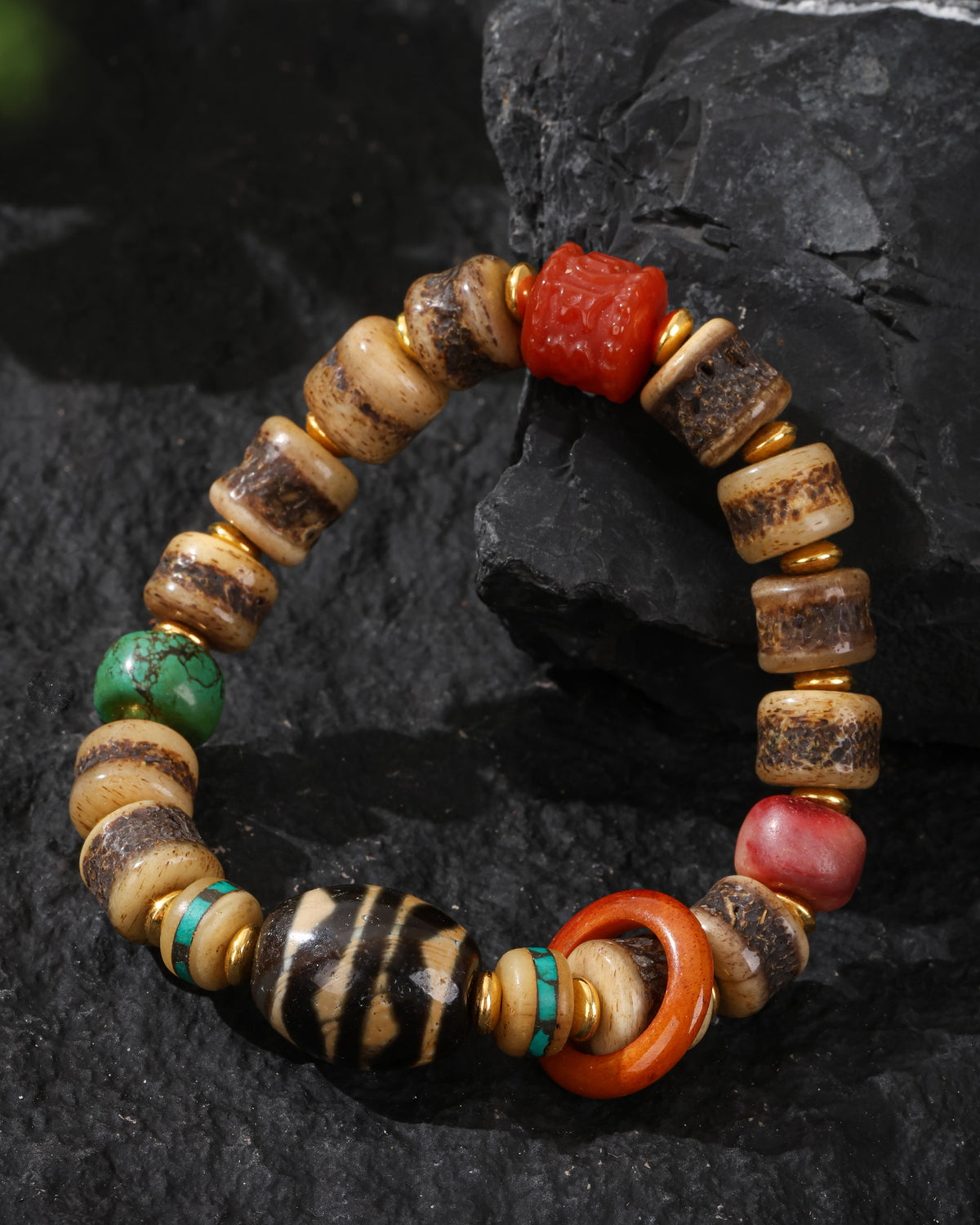 Armband aus Yakknochen