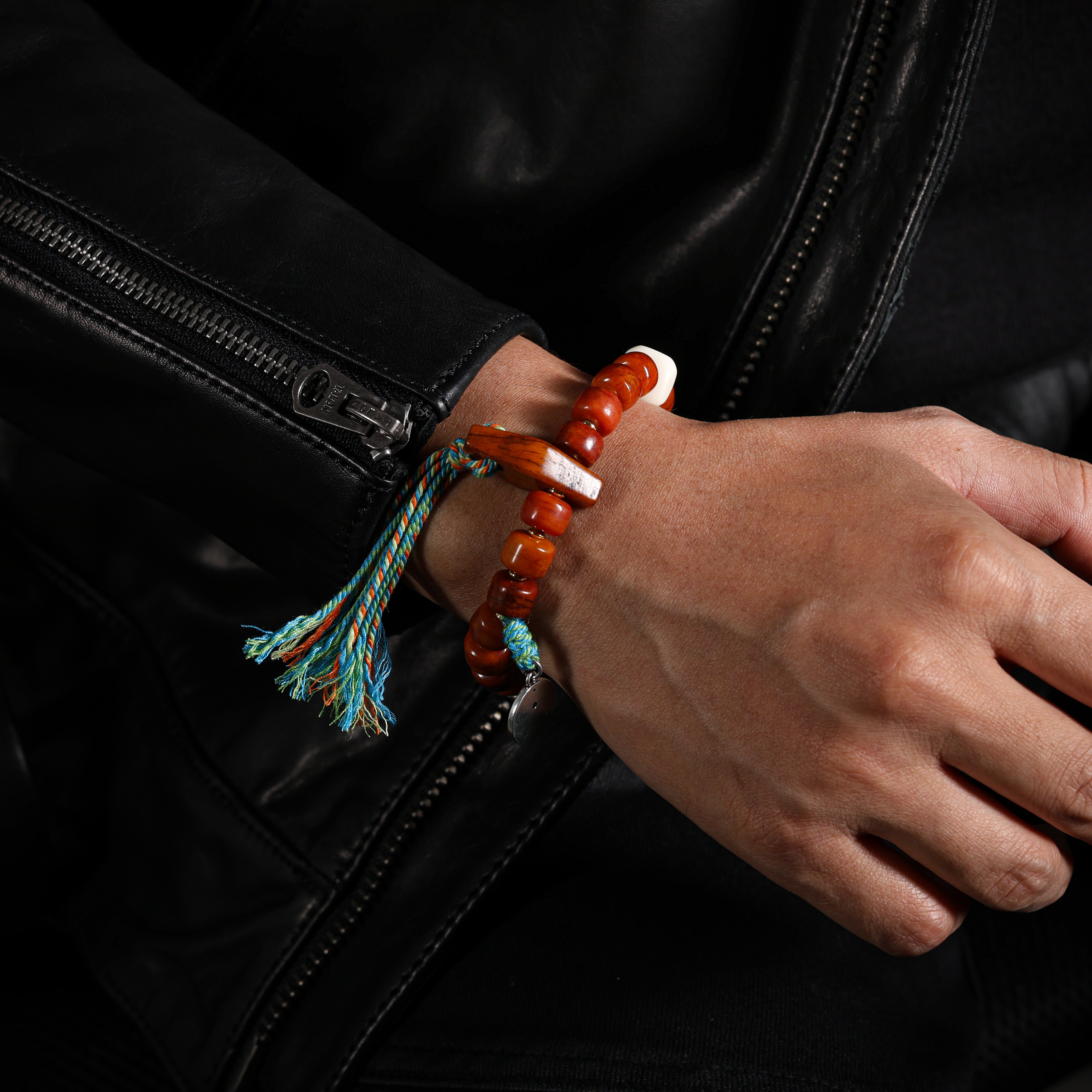 Armband van jakbot-2