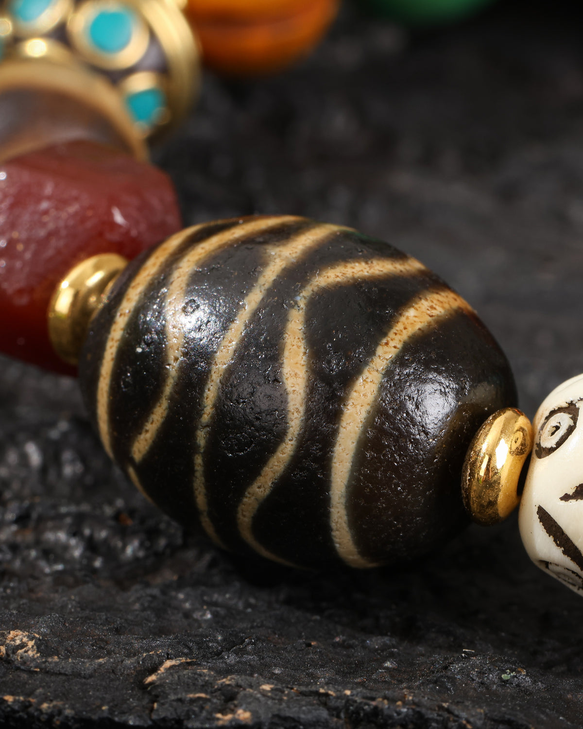 Bracelet talisman en os de yak-5