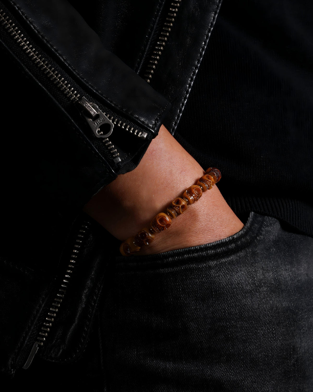 Armband aus gealtertem Yakknochenschädel