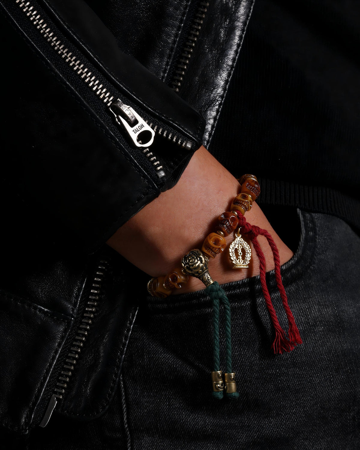 Bracciale con teschio in osso di yak