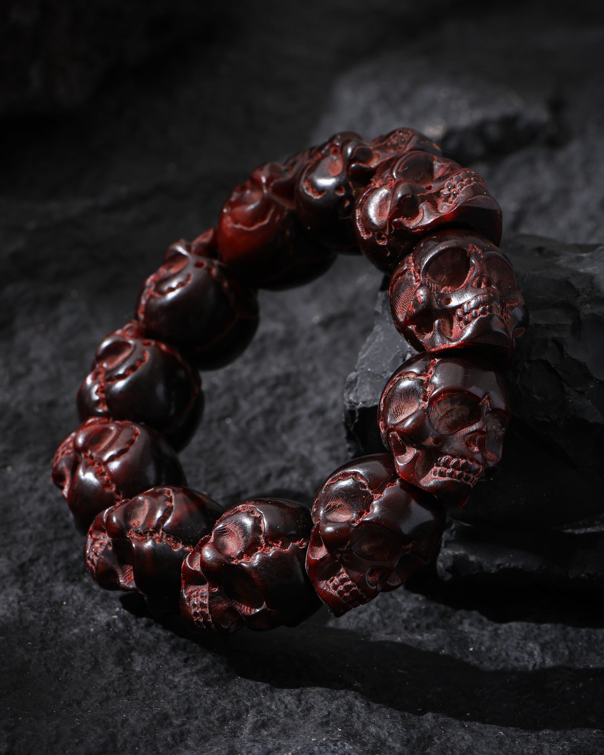 Bracelet en os de yak rouge en forme de crâne-4