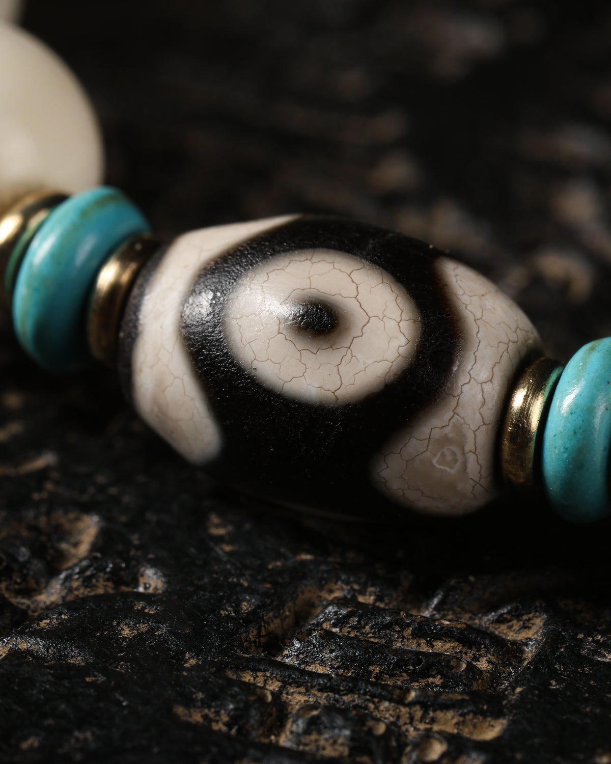 Armband aus Yakknochen mit Dzi-Perlen-3
