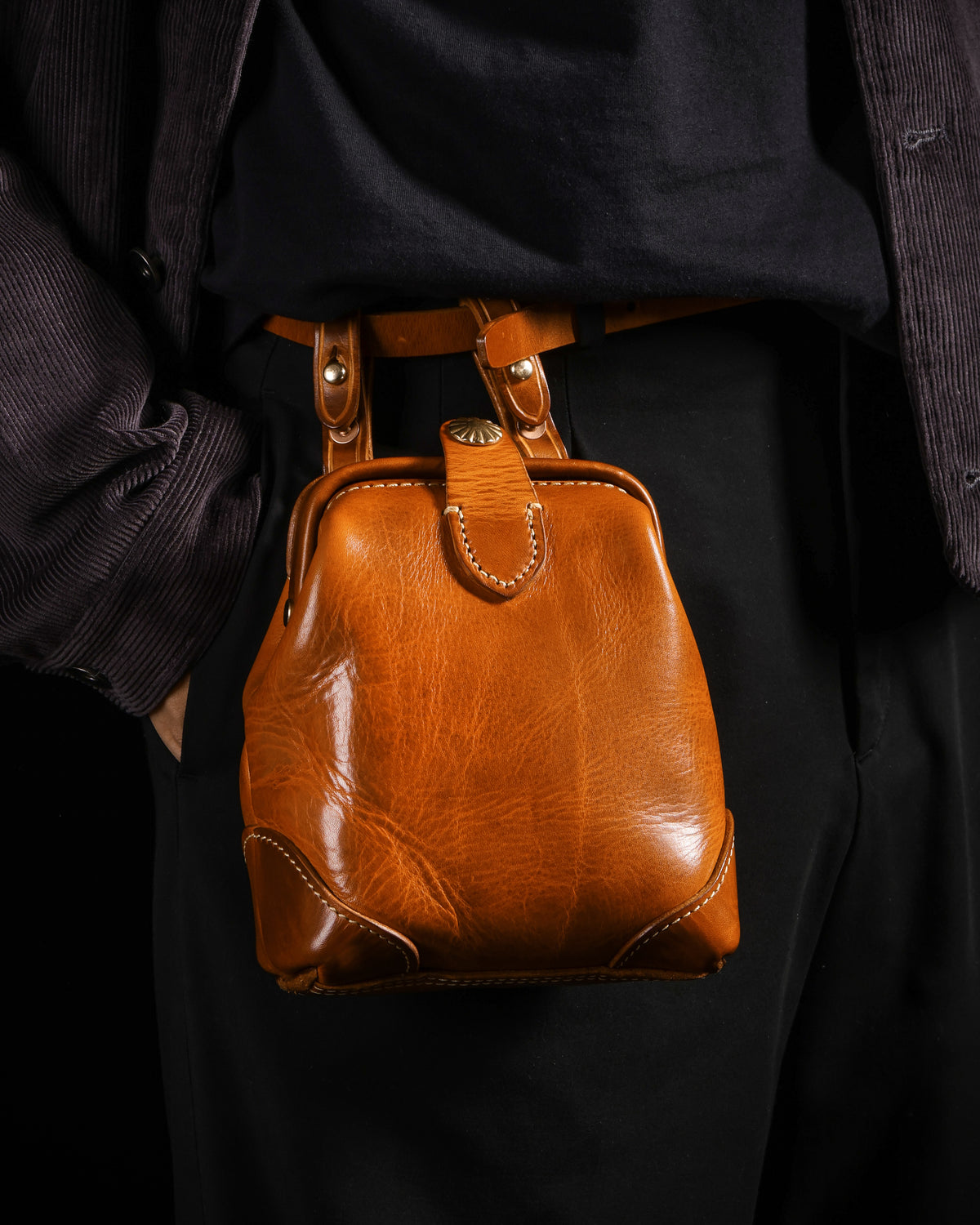 Borsa in pelle conciata al vegetale-10