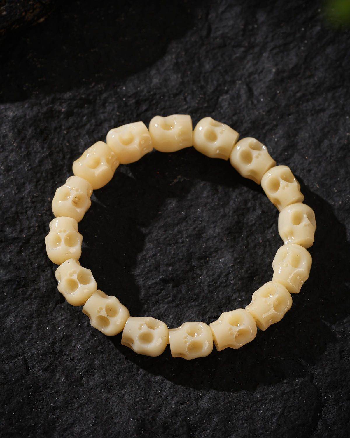 Bracciale con teschio in osso di yak-3