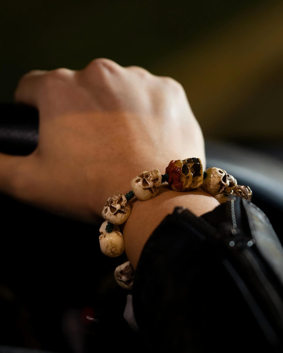 Armband aus Yakknochenschädel-7