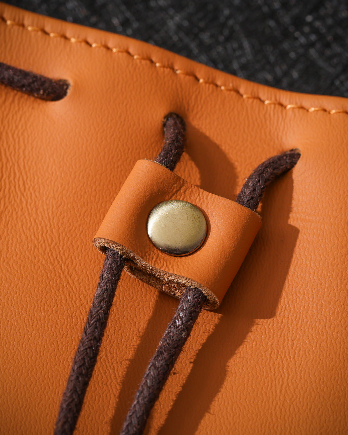 Pochette à bijoux en cuir de vachette huilé-12