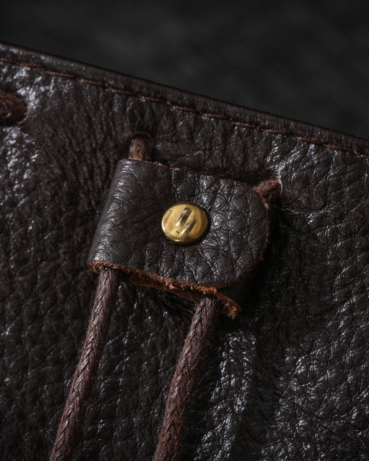 Pochette à bijoux en cuir de vachette huilé-13