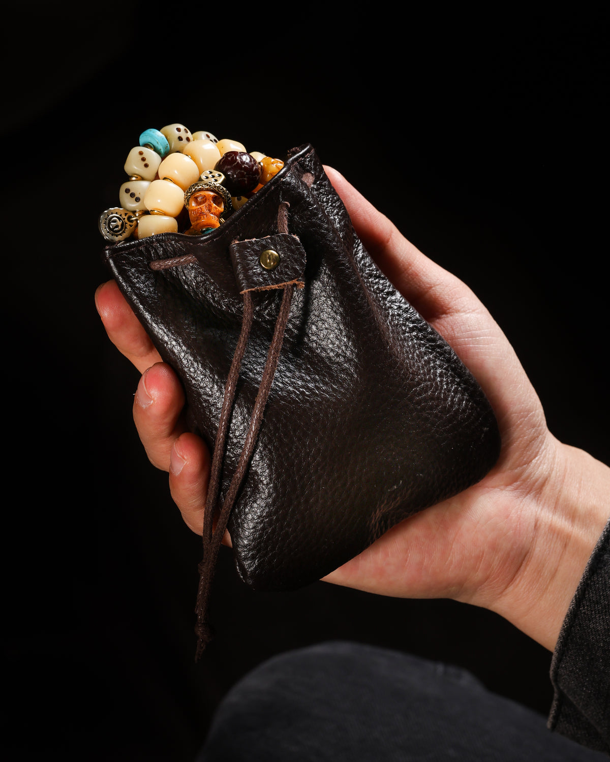 Pochette à bijoux en cuir de vachette huilé-11