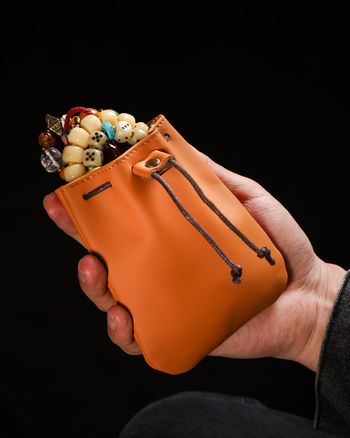 Pochette à bijoux en cuir de vachette huilé-8