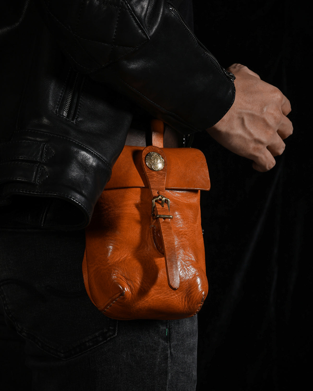 Borsa in pelle conciata al vegetale-11