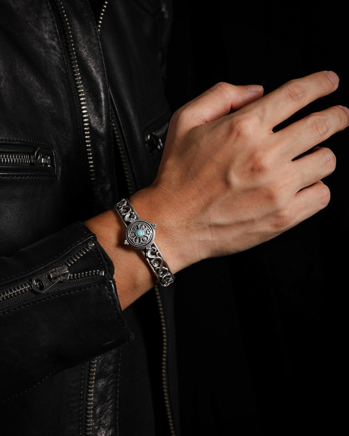 Rotating Six-Word Mantra Bracelet