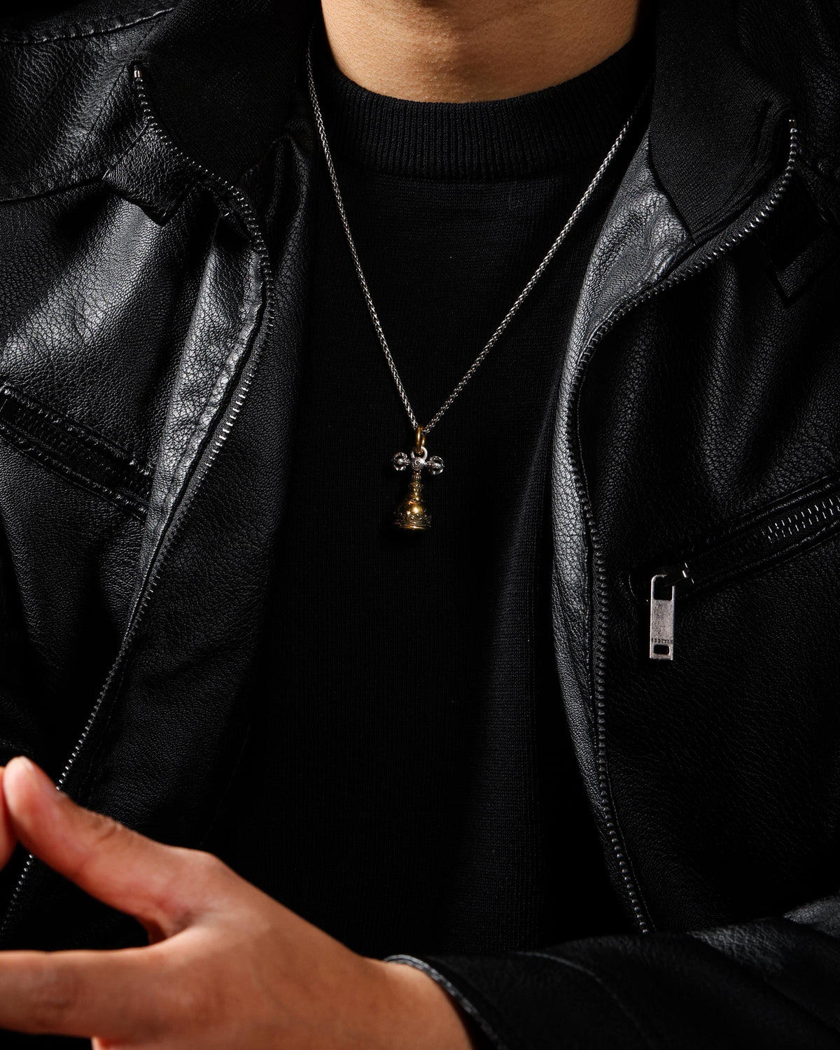 Collana con ciondolo a campana Vajra