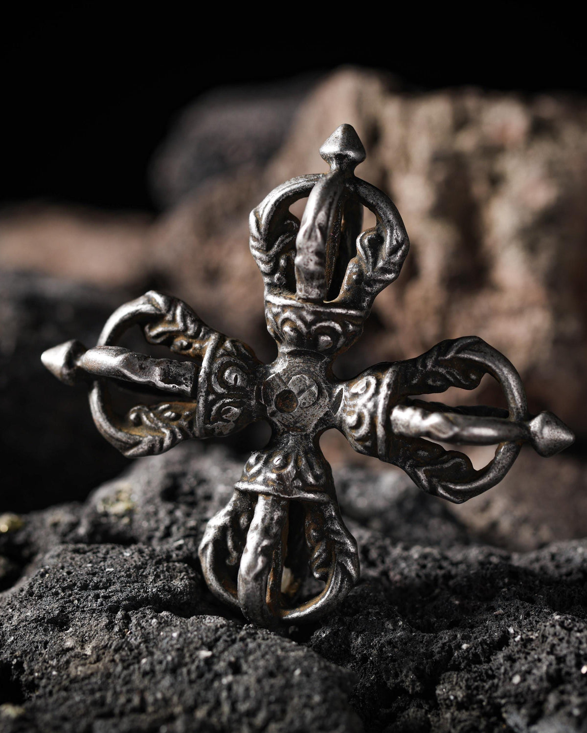 Handheld Crossed Vajra Talisman
