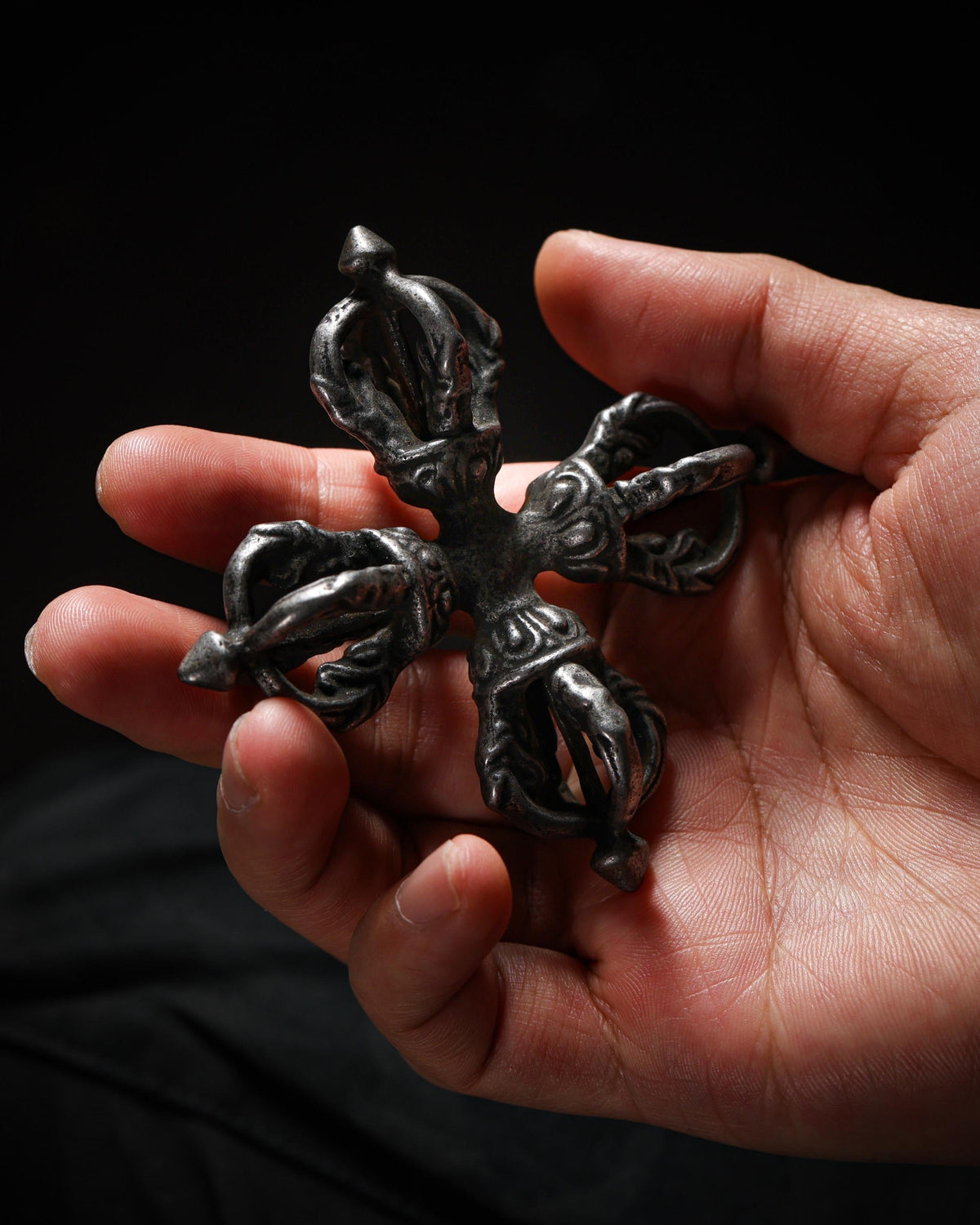 Handheld Crossed Vajra Talisman