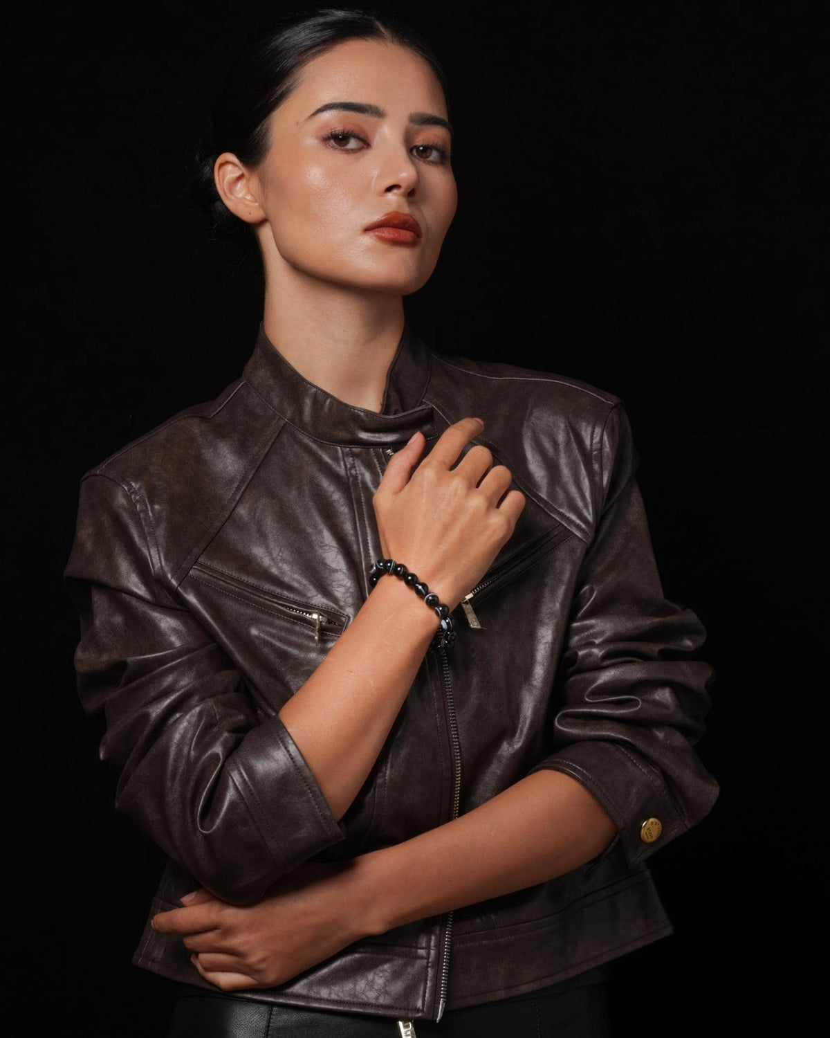 Bracciale in agata fasciata nera-8