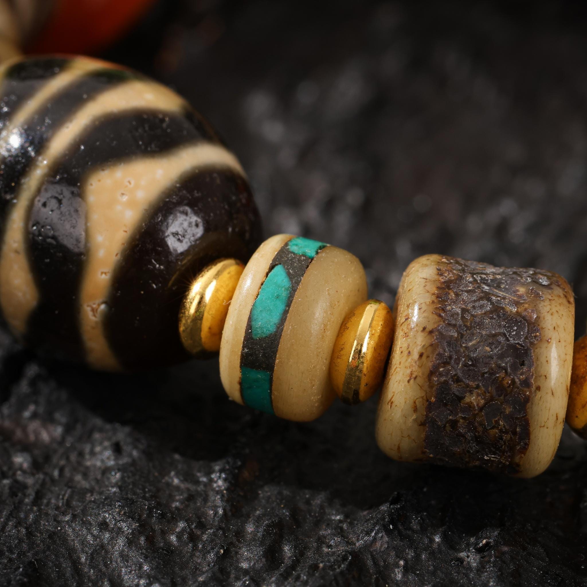 AURA DEER Yak Bone Talisman Bracelet with Turquoise Dzi Bead Agate