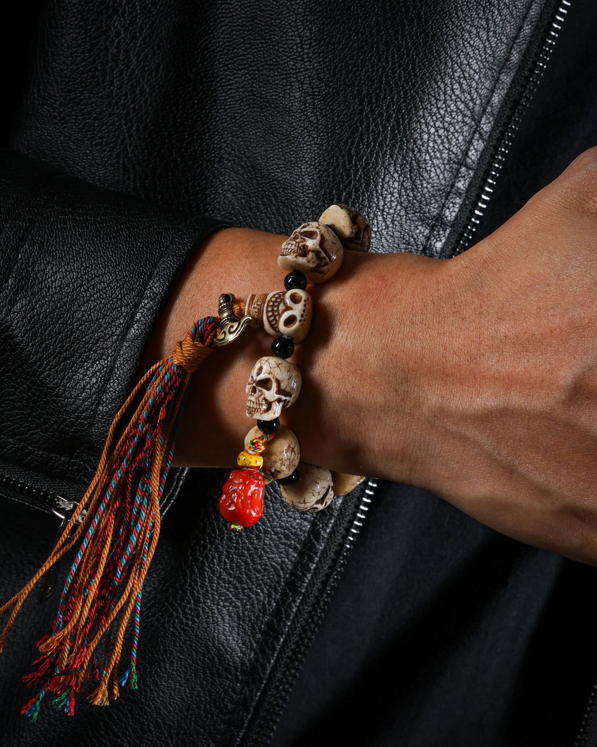 Bracciale con teschio in osso di yak-3