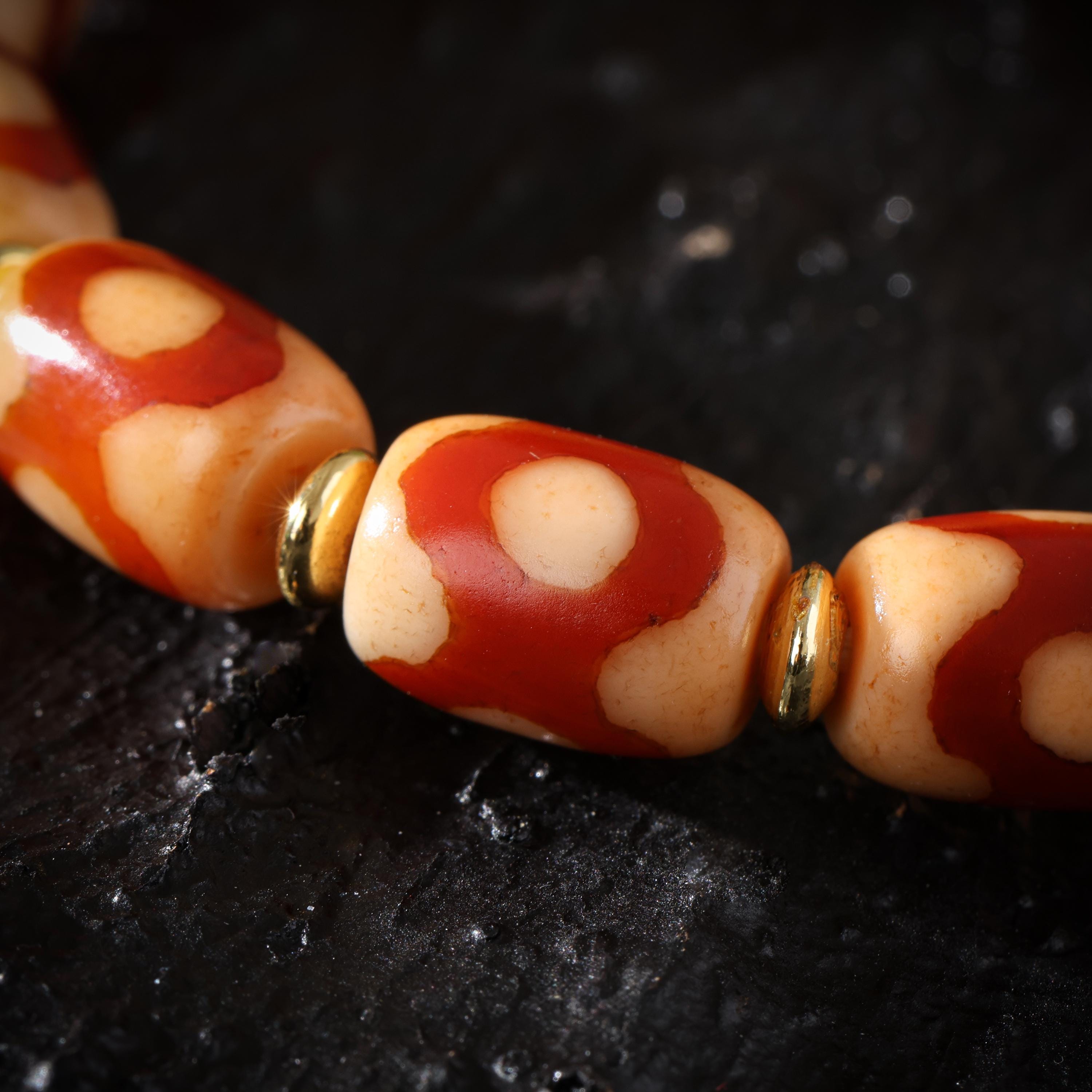 Mala Bracelet One-Eyed Dzi Sardonyx