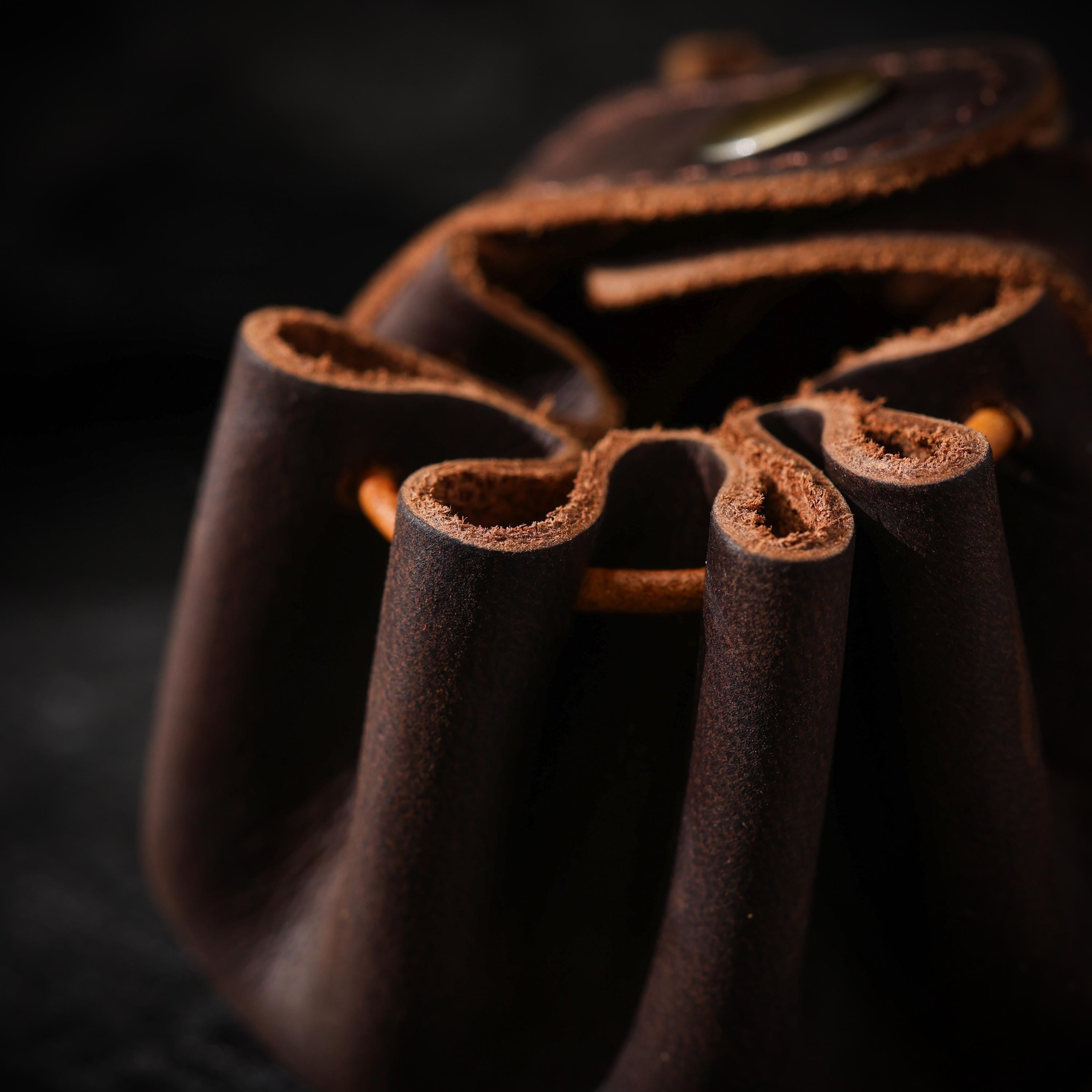 AURA DEER Oiled Cowhide Mini Jewelry Pouch | Full-Grain Leather