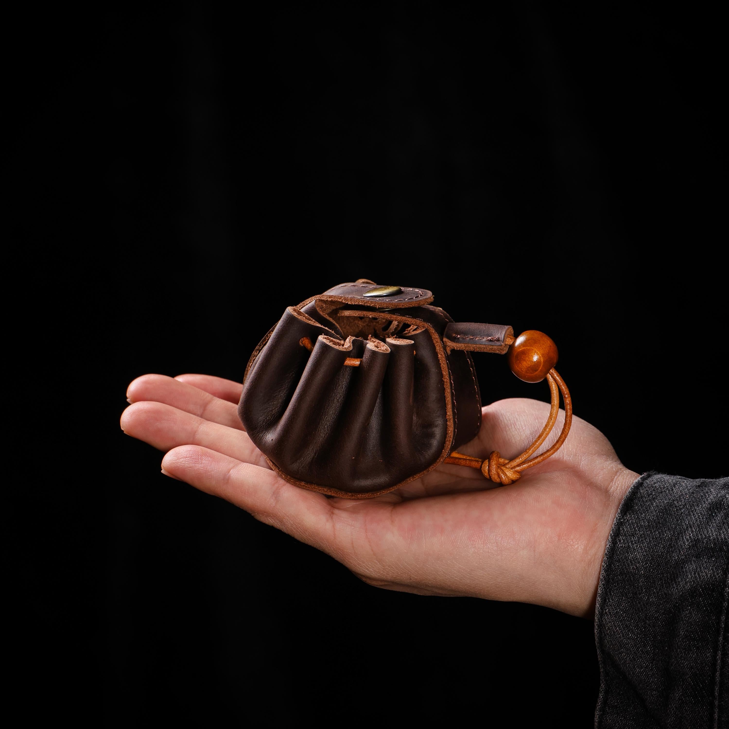 AURA DEER Oiled Cowhide Mini Jewelry Pouch | Full-Grain Leather