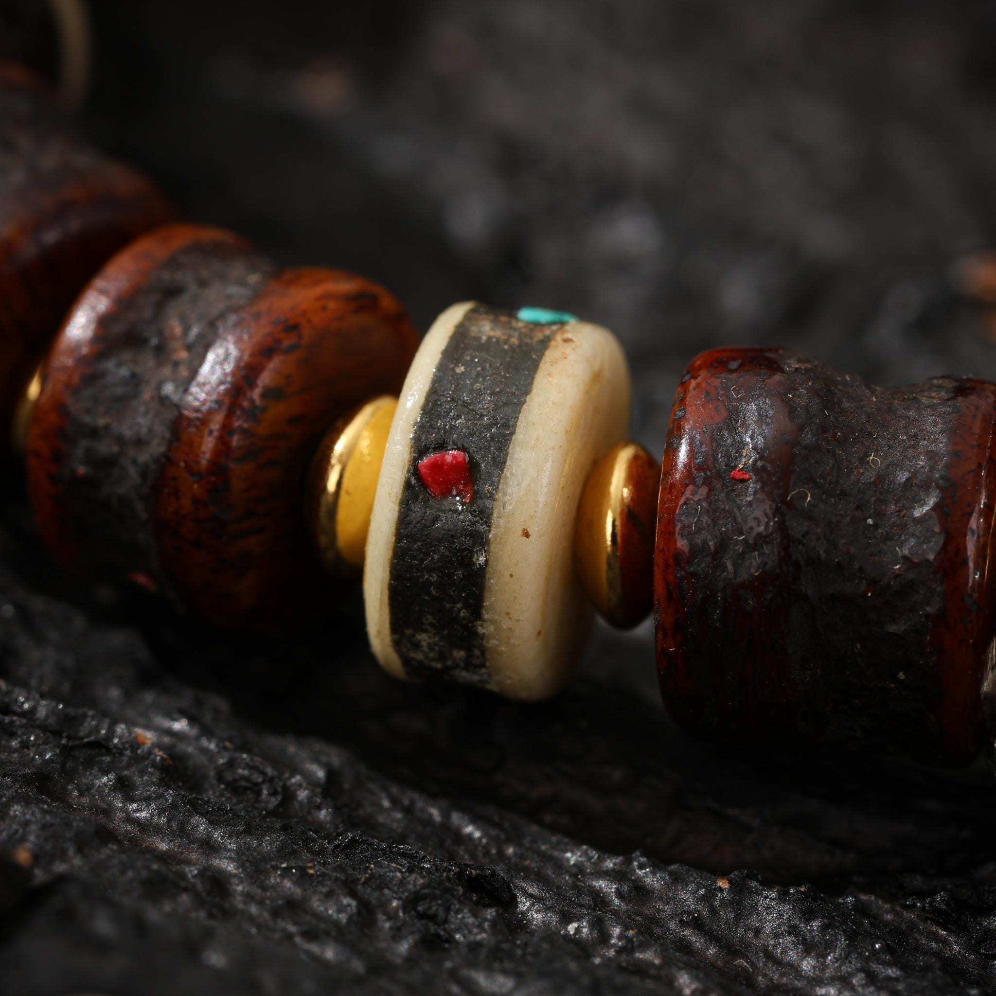 AURA DEER Yak Bone Talisman Bracelet with Turquoise Dzi Bead