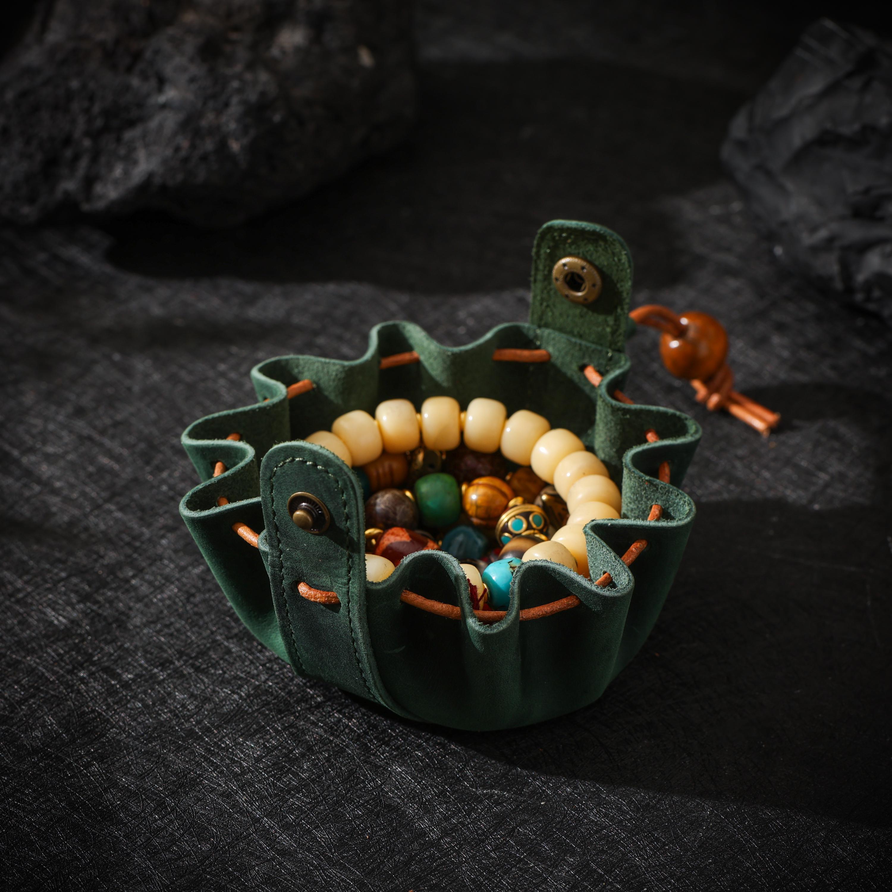 AURA DEER Oiled Cowhide Mini Jewelry Pouch | Full-Grain Leather