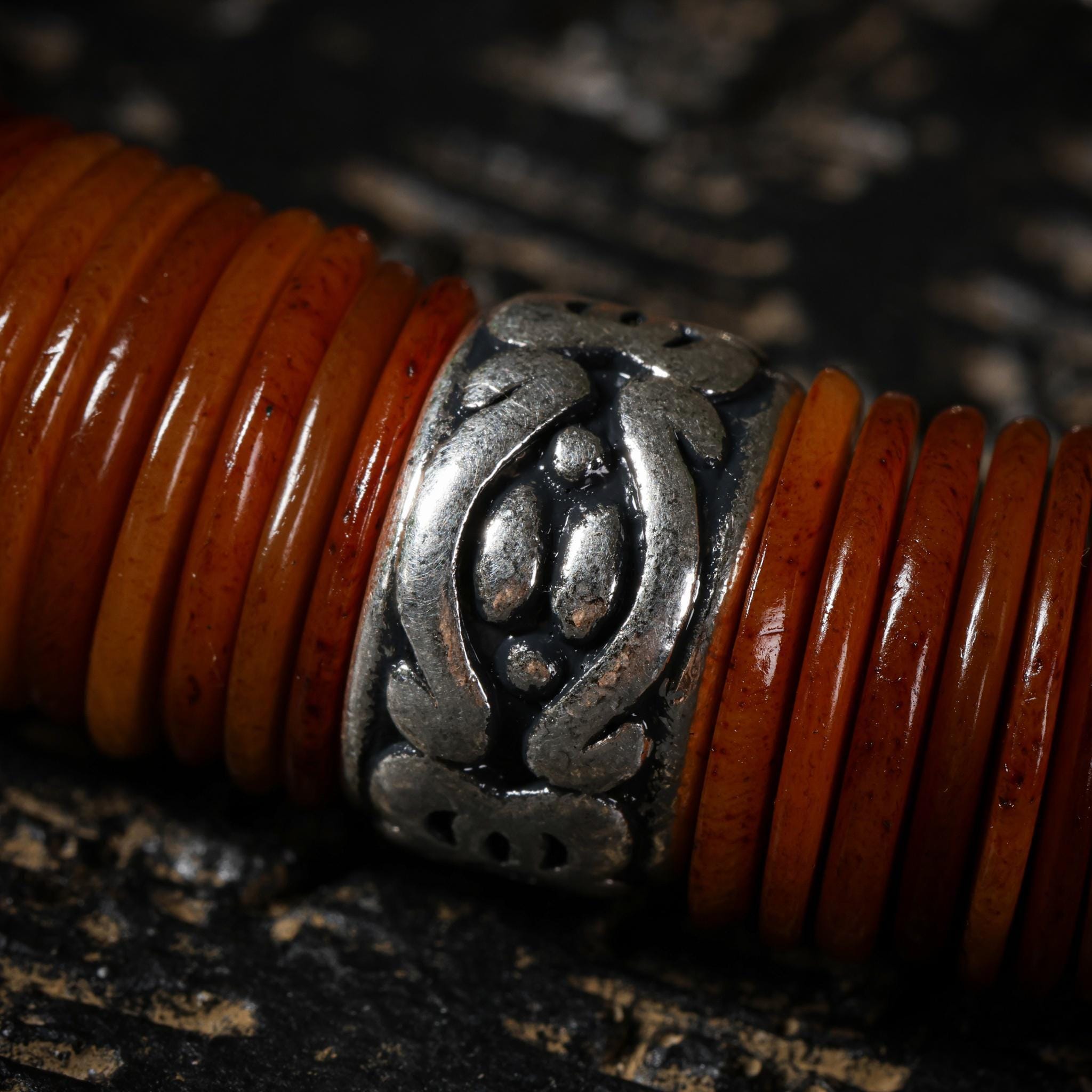 Yak Bone Bracelet 108 Disc Beads with Turquoise, Snow Lion Totem Amulet