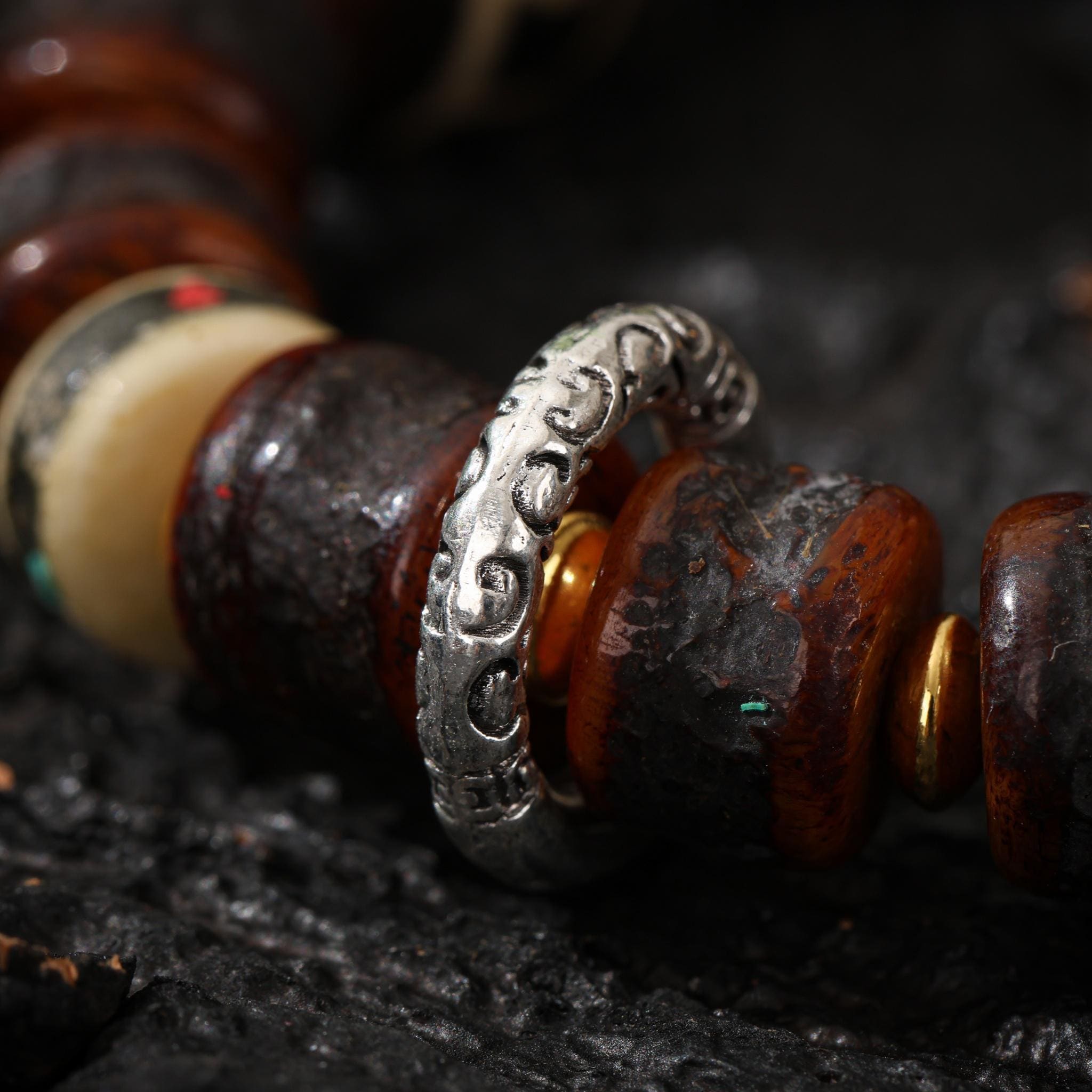 AURA DEER Yak Bone Talisman Bracelet with Turquoise Dzi Bead