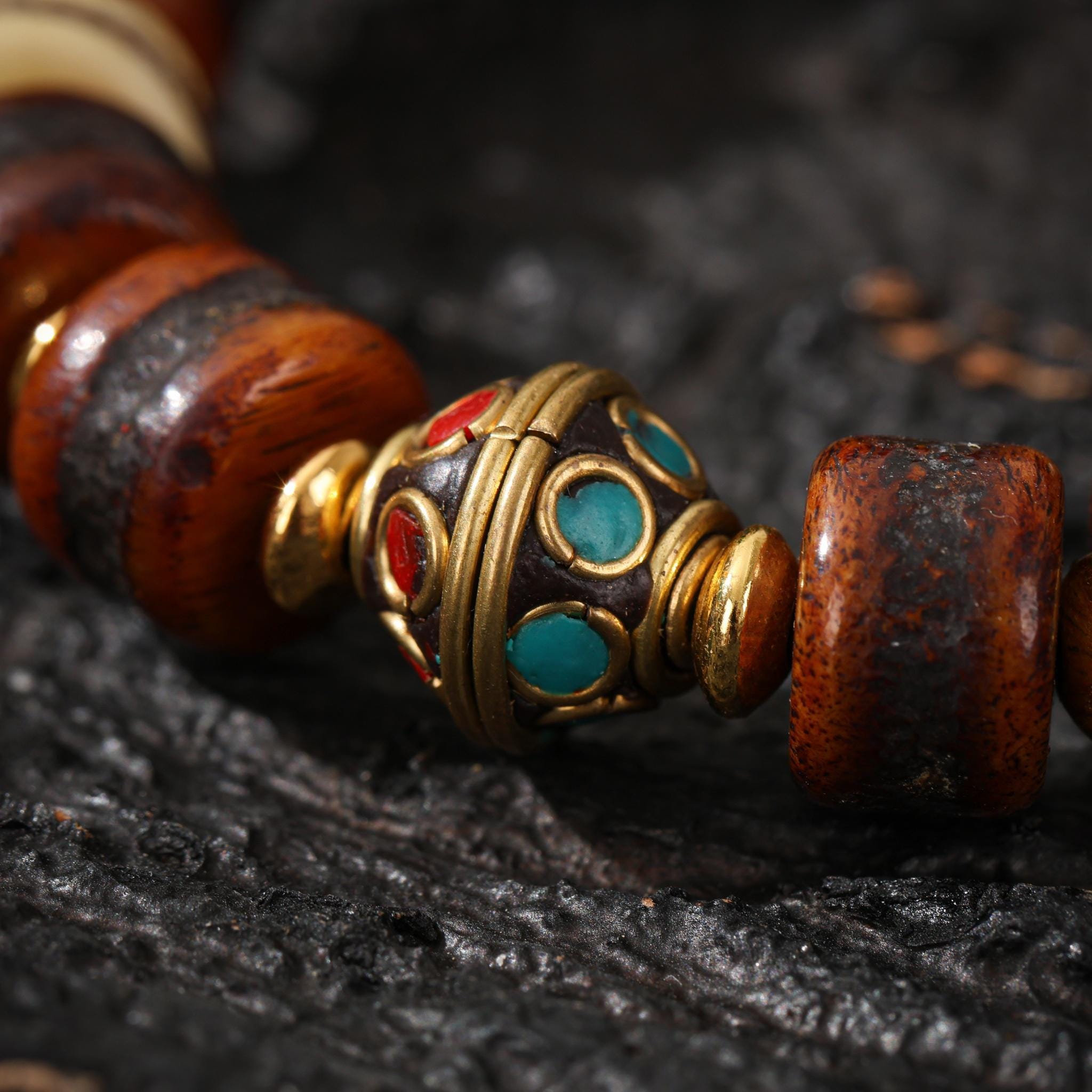 AURA DEER Yak Bone Talisman Bracelet with Turquoise Dzi Bead