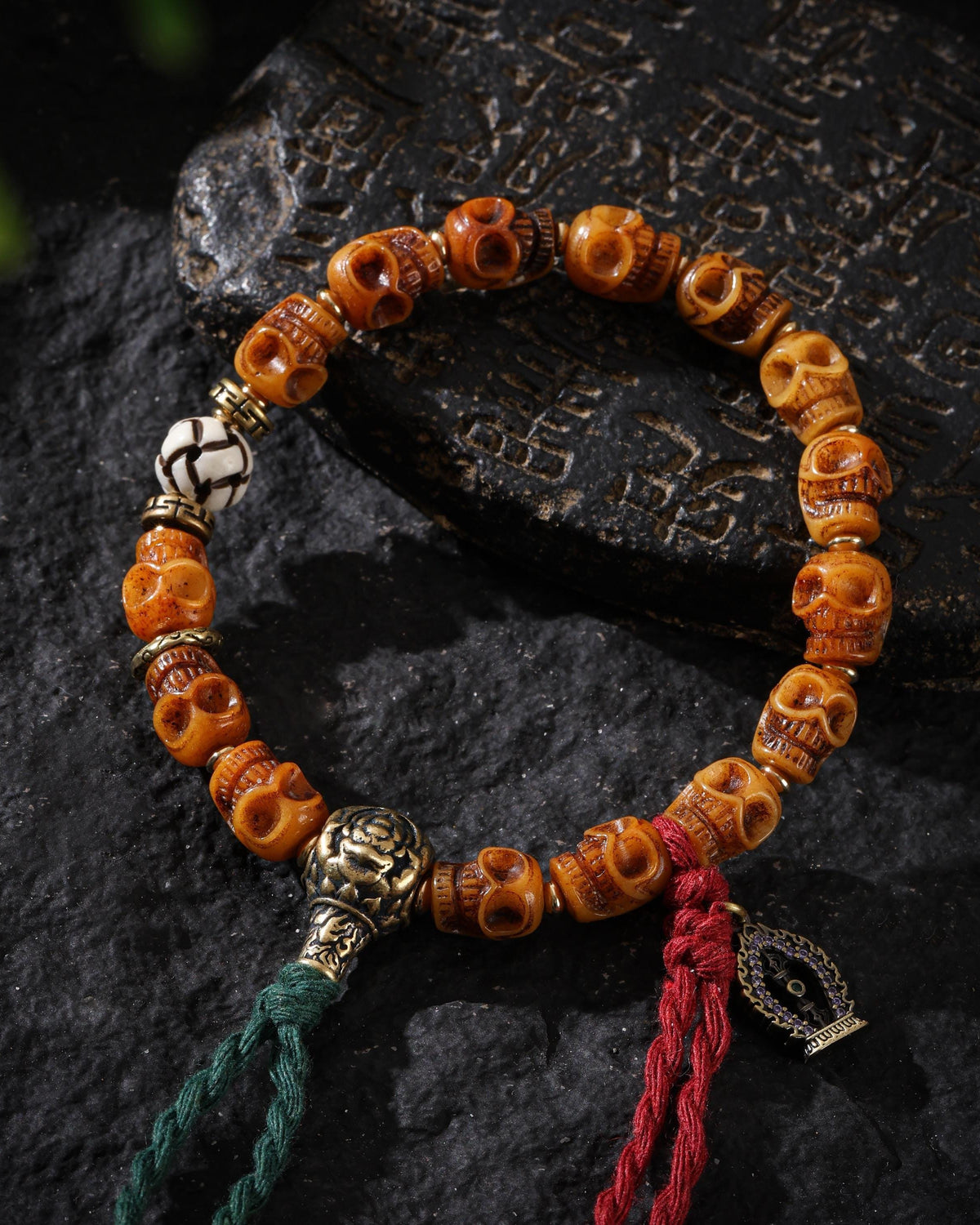 Bracciale con teschio in osso di yak