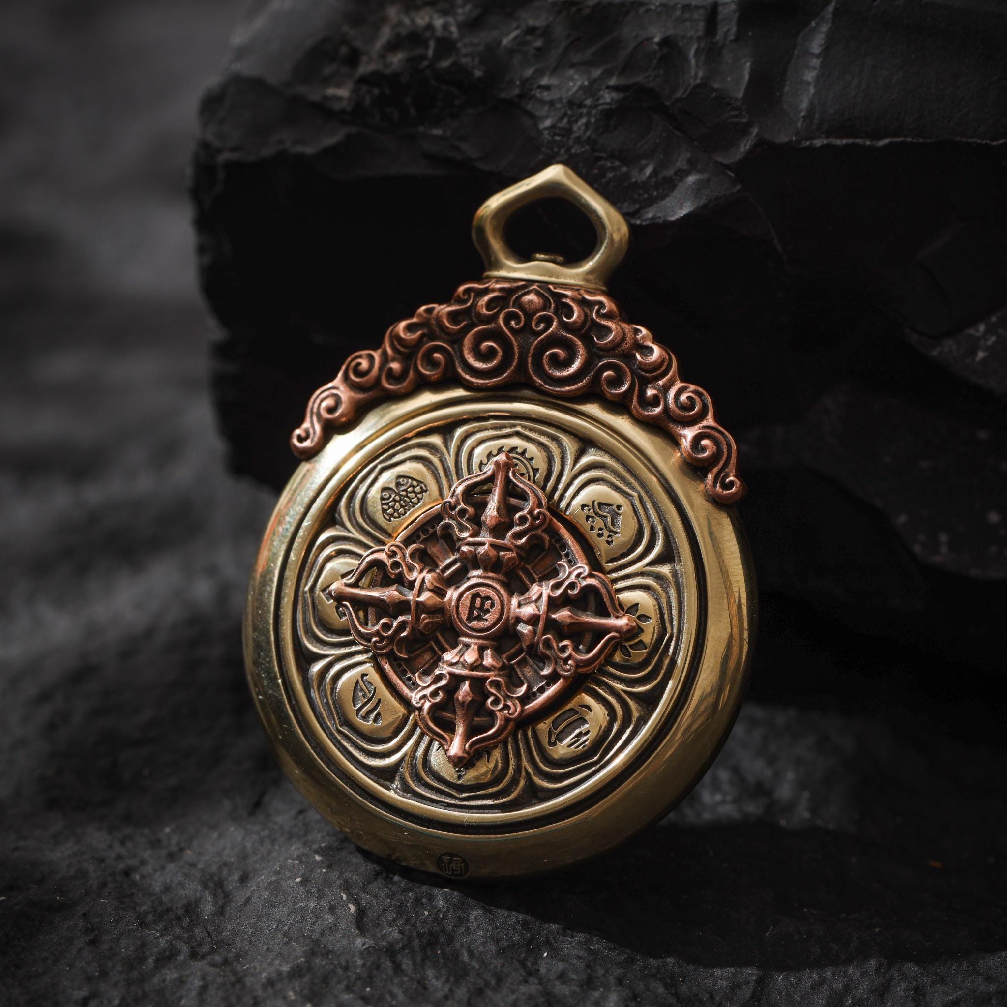 Rotating Vajra Pendant