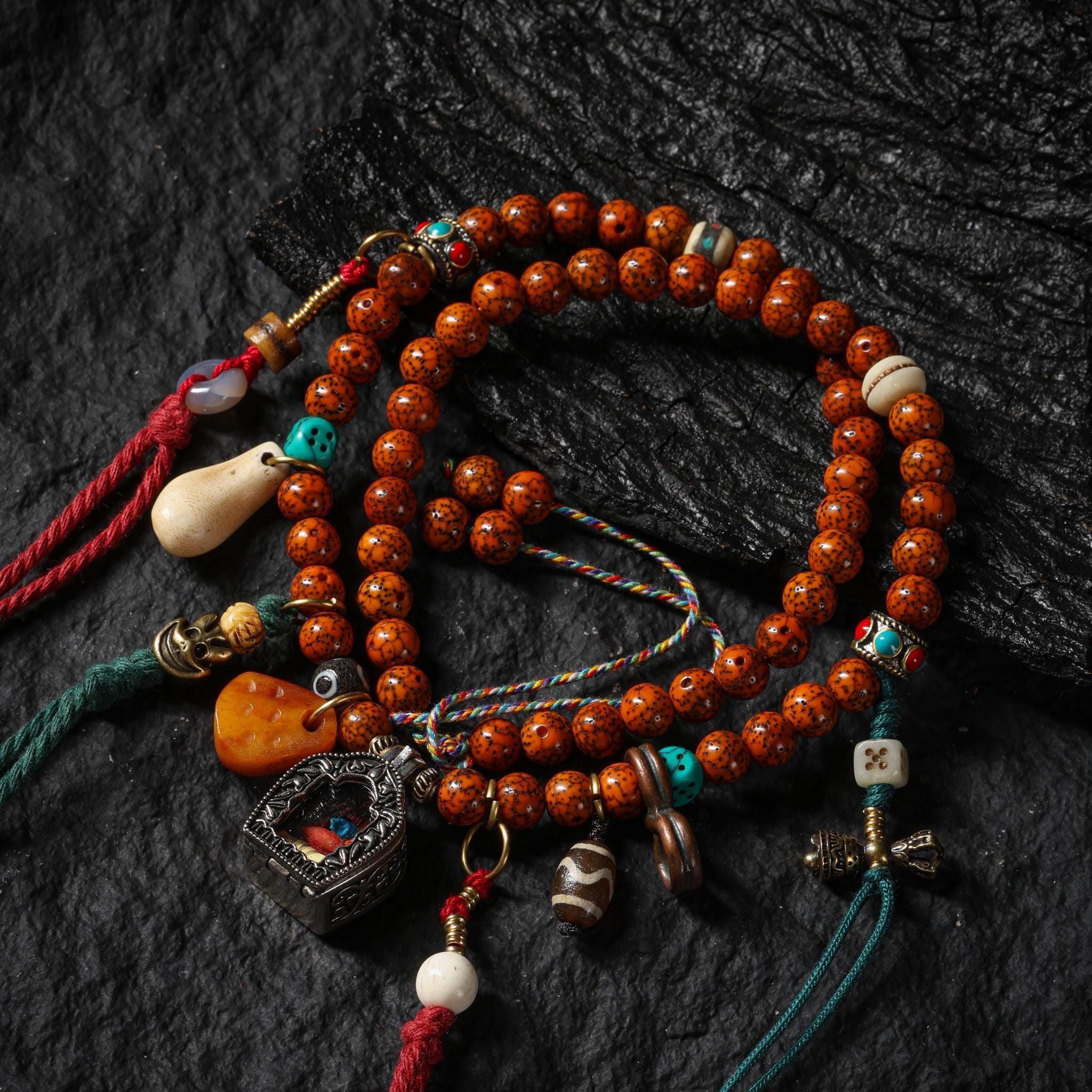 Bodhi Beads Necklace – Vintage Tibetan Mala with Gau Amulet