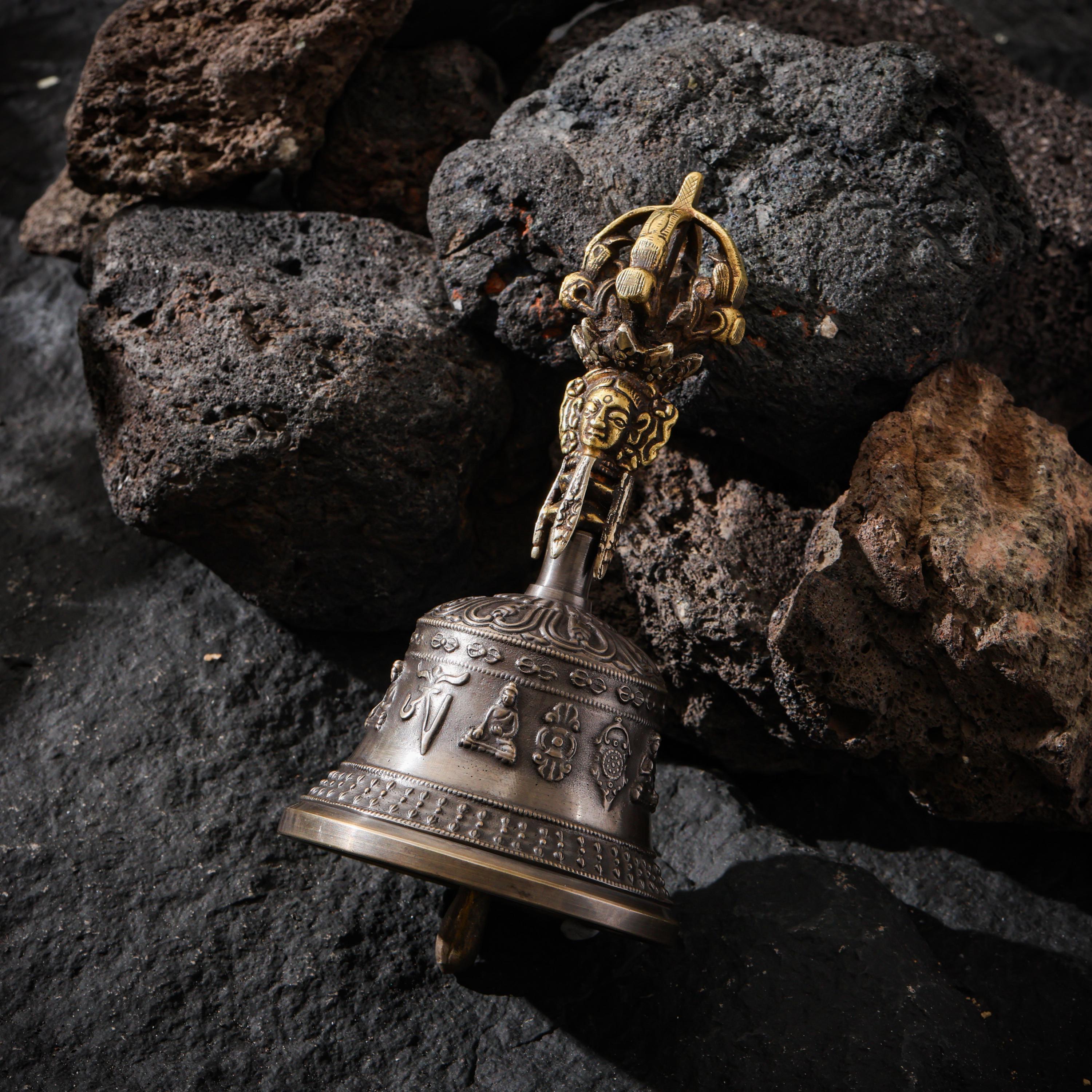 AURA DEER Tibetan Brass Bell and Vajra Set, Five-Prong Dorje, Altar Decor, Meditation Ritual