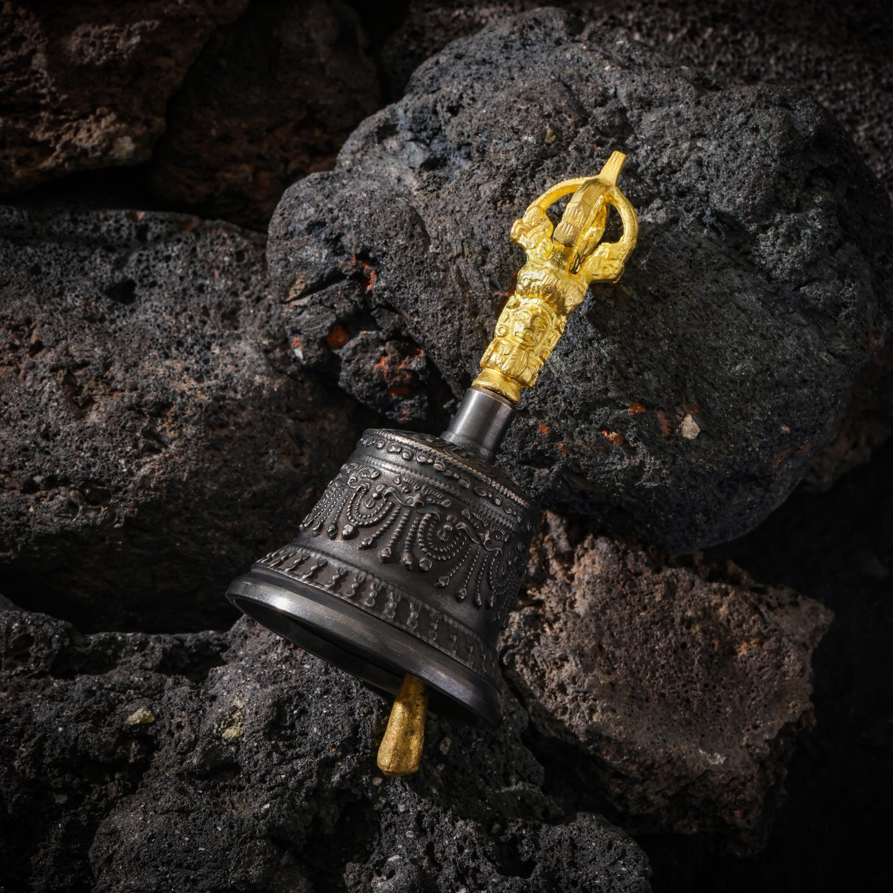 AURA DEER Tibetan Brass Bell and Vajra Set, Five-Prong Dorje, Altar Decor, Meditation Ritual