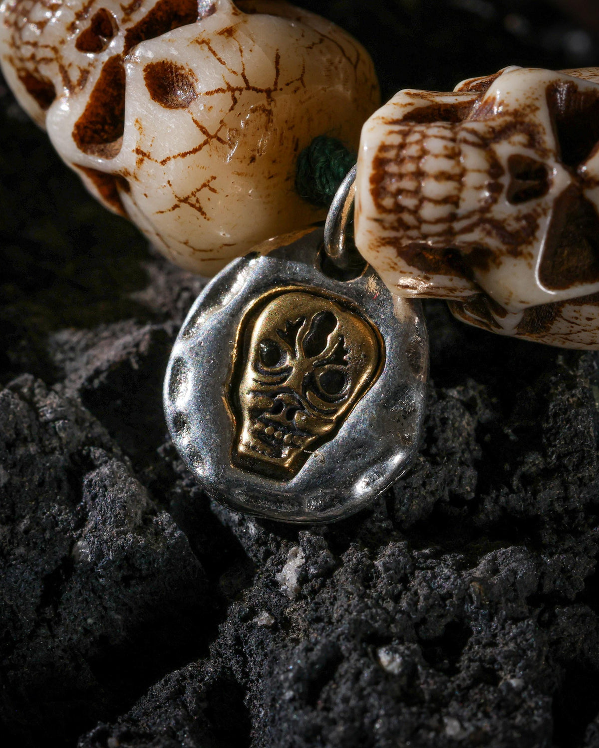 Armband aus Yakknochenschädel-10