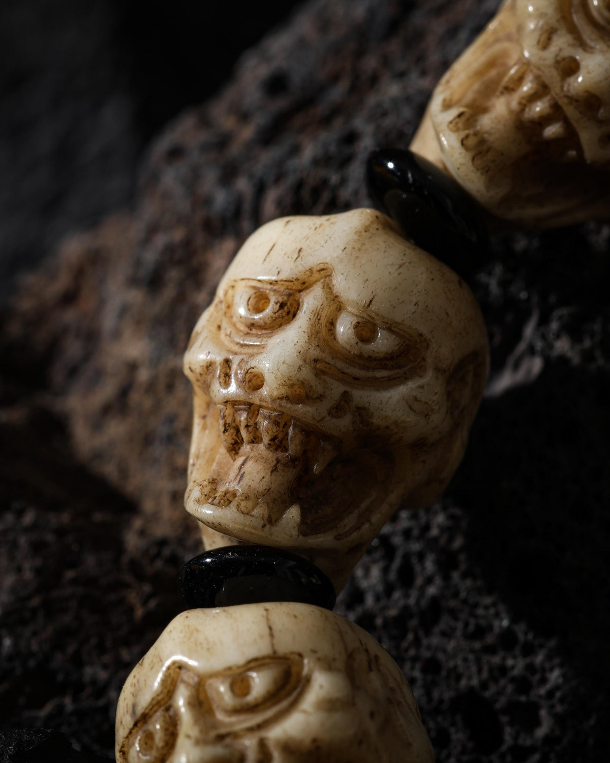 Bone Double-Sided Skull Bracelet-8